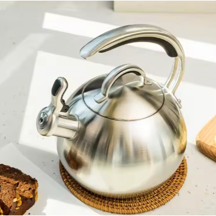 Insulated handle blowing teapot